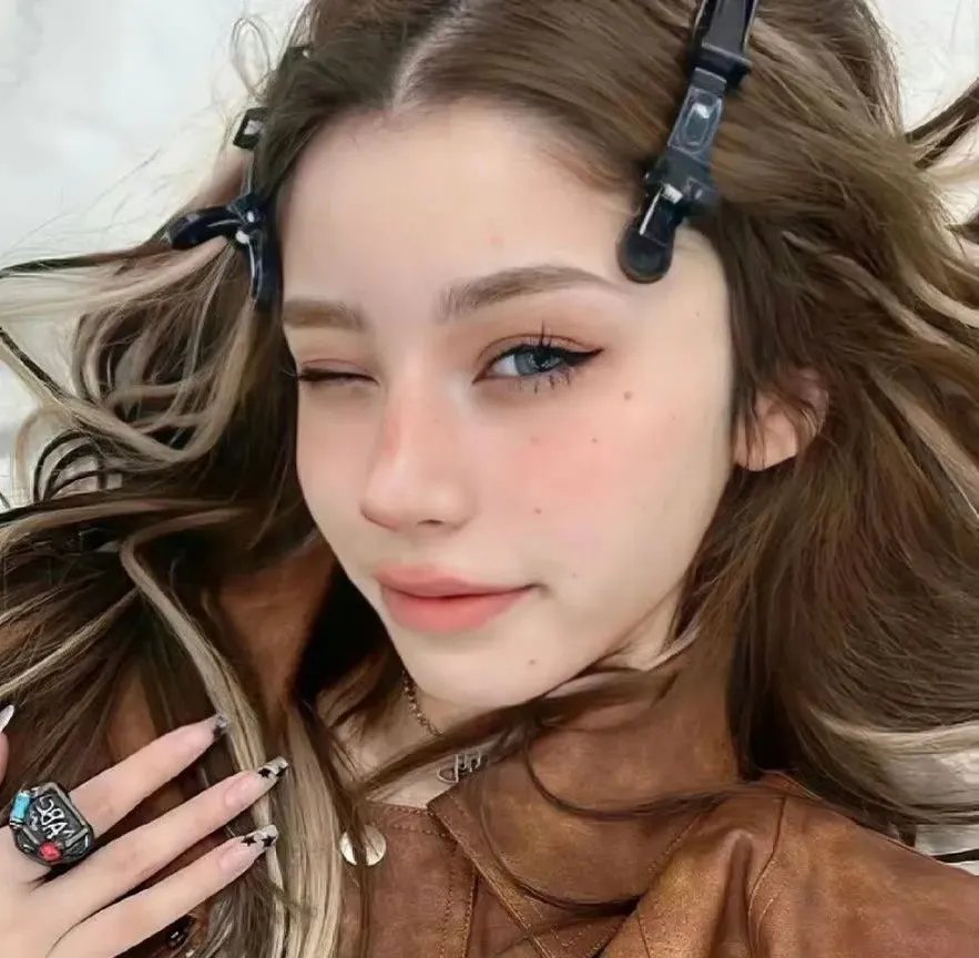 与鲨鱼游弋